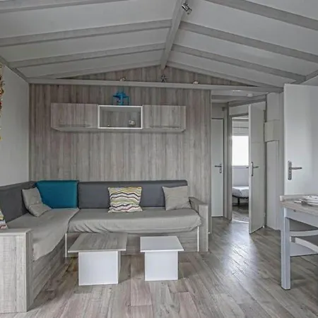 Holiday home Pleasant With Garden