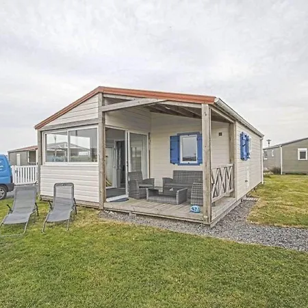 Holiday home Pleasant With Garden Grandcamp-Maisy